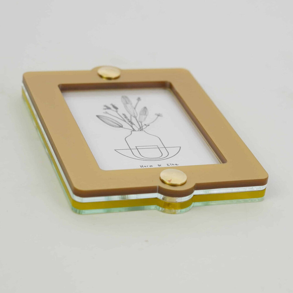 Studio Harm en Elke Studio Harm en Elke - fotolijstje - groot rechthoekig - neongeel/goudkleur