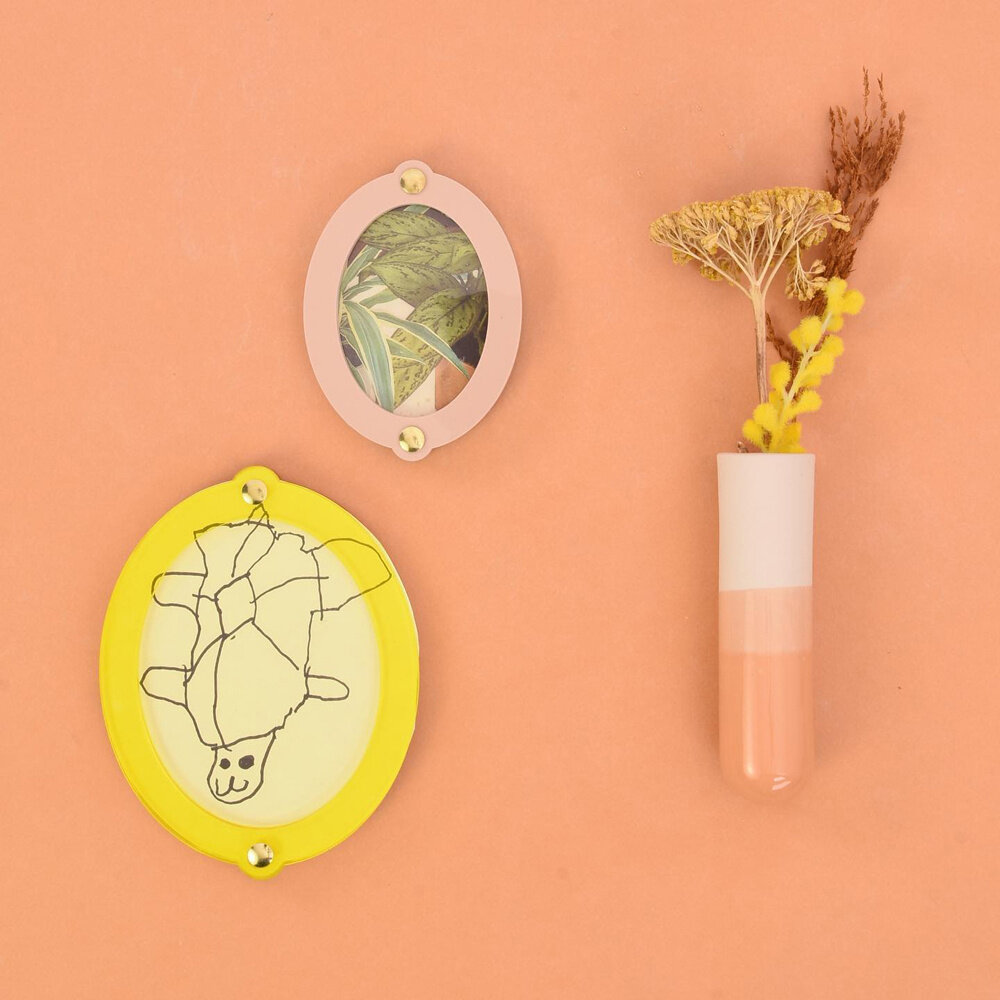 Studio Harm en Elke Studio Harm en Elke - fotolijstje - klein ovaal - rozebruin/rook Studio Harm en Elke Studio Harm en Elke - fotolijstje - klein ovaal - rozebruin/rook