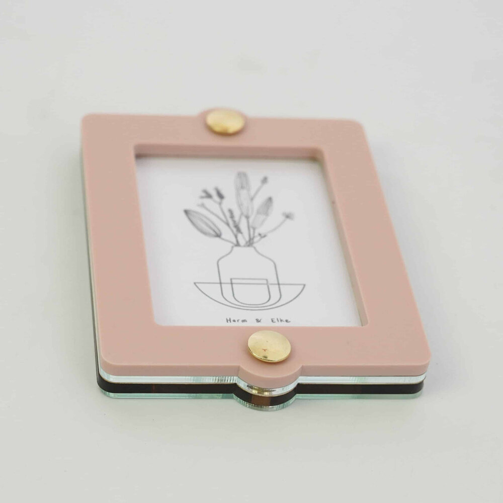 Studio Harm en Elke Studio Harm en Elke - fotolijstje - klein rechthoekig - rozebruin/rook Studio Harm en Elke Studio Harm en Elke - fotolijstje - klein rechthoekig - rozebruin/rook