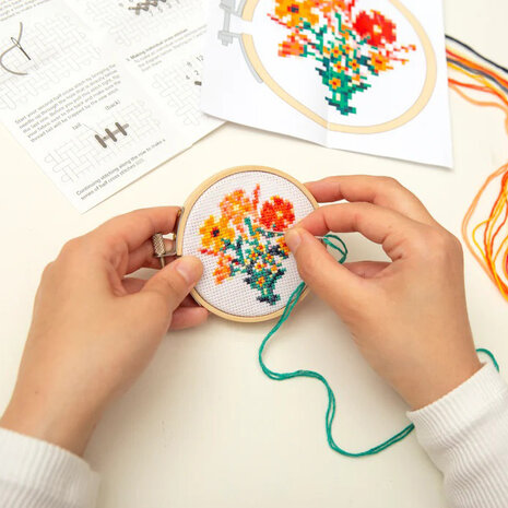 Kikkerland Kikkerland - borduur kit - bloemen