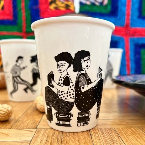 Helen b Helen b - beker - boekenwurmen Helen b Helen b - beker - boekenwurmen