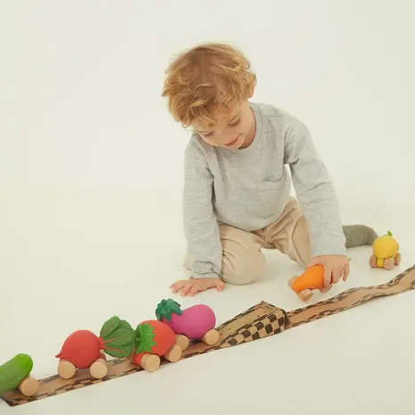 Oli & Carol Oli & Carol - green car - sweetie de aardbeiauto Oli & Carol Oli & Carol - green car - sweetie de aardbeiauto