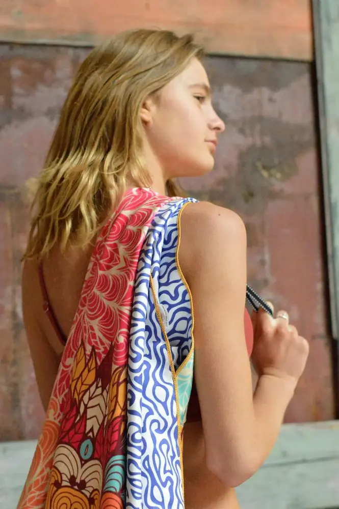 SooBluu SooBluu - reishanddoek (160 x 100 cm) - mala gebloemd SooBluu SooBluu - reishanddoek (160 x 100 cm) - mala gebloemd