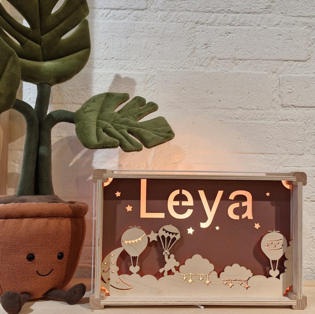 Houtlokael Het Houtlokael - naamlamp - Leya Houtlokael Het Houtlokael - naamlamp - Leya