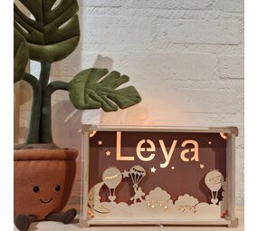 Houtlokael Het Houtlokael - naamlamp - Leya Houtlokael Het Houtlokael - naamlamp - Leya