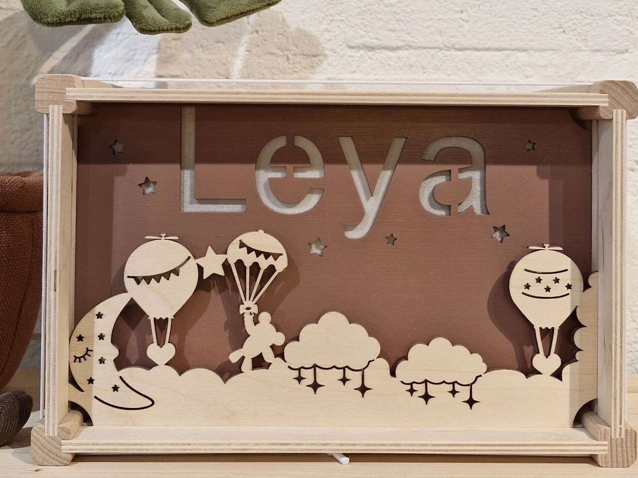 Houtlokael Het Houtlokael - naamlamp - Leya Houtlokael Het Houtlokael - naamlamp - Leya