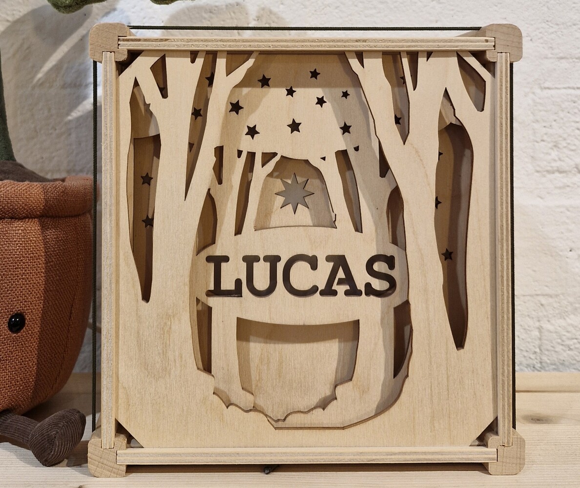 Houtlokael Het Houtlokael - naamlamp - Lucas Houtlokael Het Houtlokael - naamlamp - Lucas