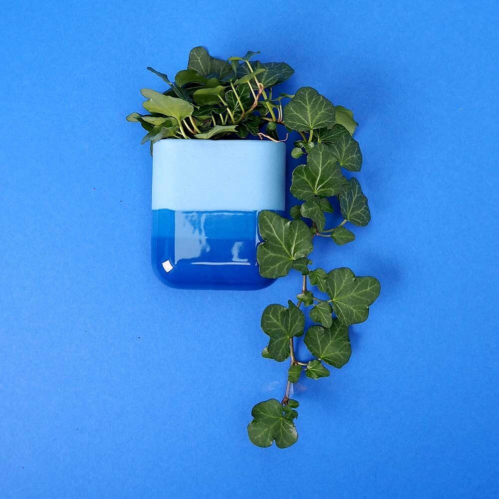 Studio Harm en Elke Studio Harm en Elke - dip wall vase short - cobalt 094