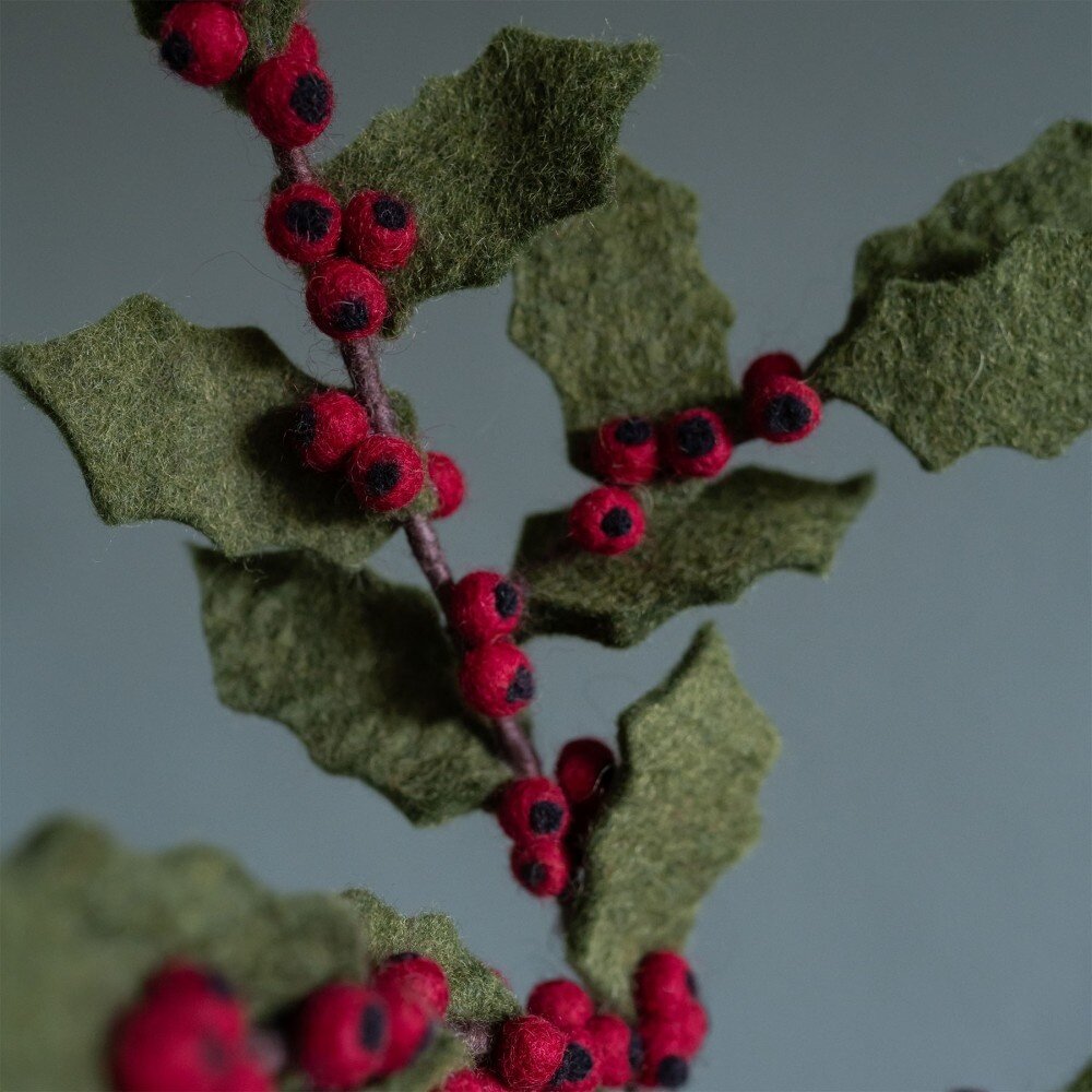 Sjaal met verhaal Sjaal met verhaal - tak bes - rood Sjaal met verhaal Sjaal met verhaal - tak bes - rood