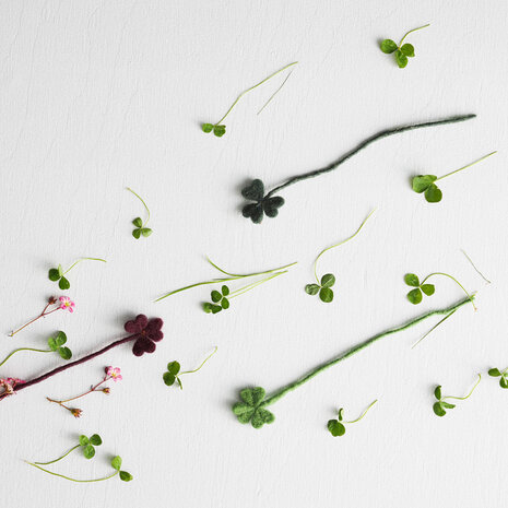 Aveva Design Aveva design - bloem vilt - clover deep red Aveva Design Aveva design - bloem vilt - clover deep red