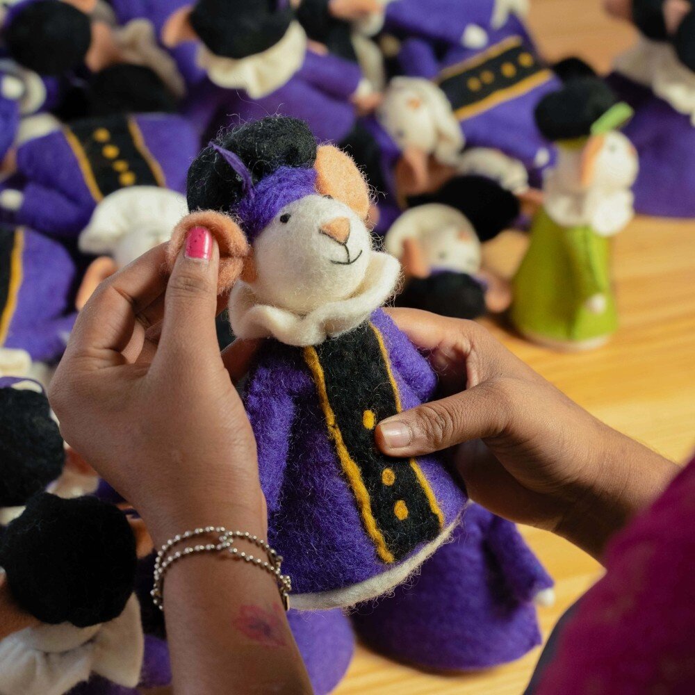 Sjaal met verhaal Sjaal met verhaal - decoratie - pietermuis paars