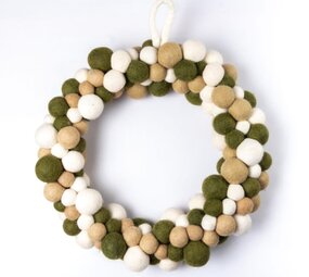 Sjaal met verhaal Sjaal met verhaal - krans viltballetjes - mistletoe Sjaal met verhaal Sjaal met verhaal - krans viltballetjes - mistletoe