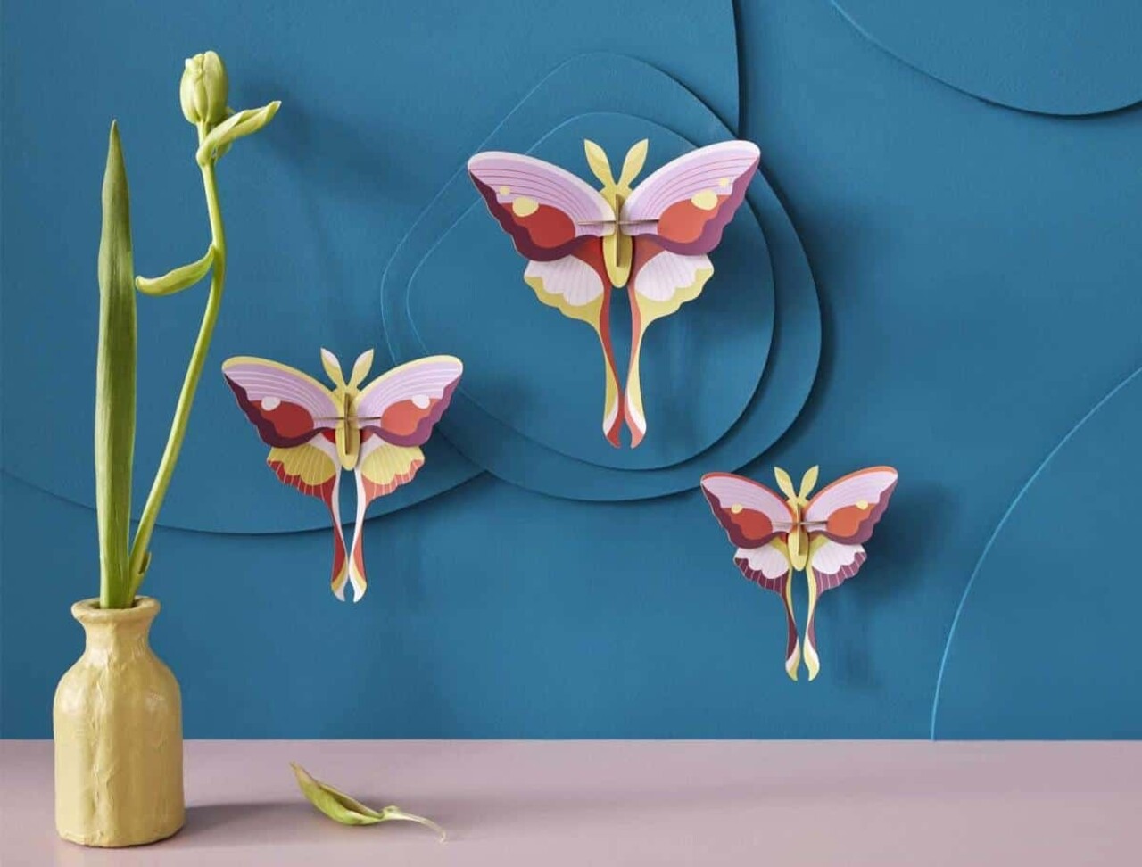 Studio Roof Studio Roof - muurdecoratie - lilac comet butterflies (set van 3) Studio Roof Studio Roof - muurdecoratie - lilac comet butterflies (set van 3)