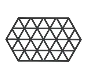 Zone Denmark Zone - panonderzetter triangles lang (24x14cm) - black Zone Denmark Zone - panonderzetter triangles lang (24x14cm) - black