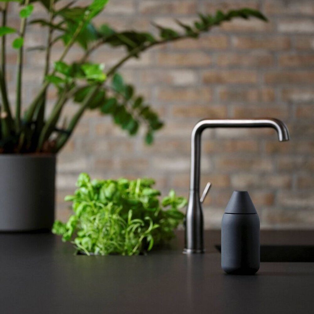 Zone Denmark Zone - zeepdispenser singles - black Zone Denmark Zone - zeepdispenser singles - black