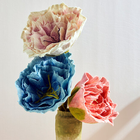 Aveva Design Aveva design - bloem vilt - pioenroos raspberry XXL Aveva Design Aveva design - bloem vilt - pioenroos raspberry XXL