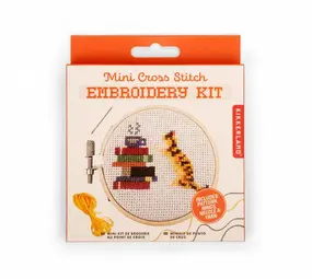 Kikkerland Kikkerland - borduur kit - cat books Kikkerland Kikkerland - borduur kit - cat books