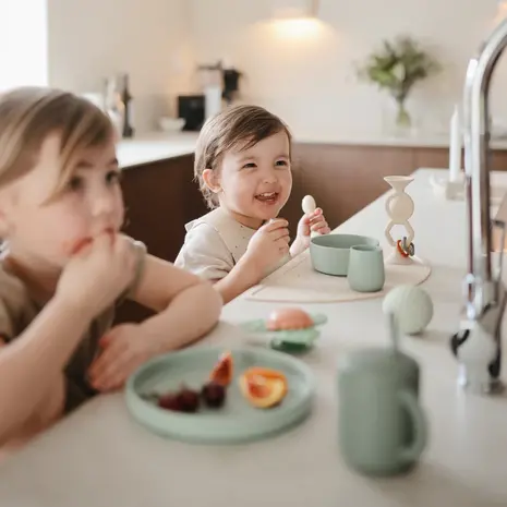 Mushie Mushie - eerste drinkbeker - cambridge blue Mushie Mushie - eerste drinkbeker - cambridge blue