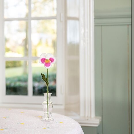 Sjaal met verhaal Sjaal met verhaal - bloem viooltje - wit/roze Sjaal met verhaal Sjaal met verhaal - bloem viooltje - wit/roze