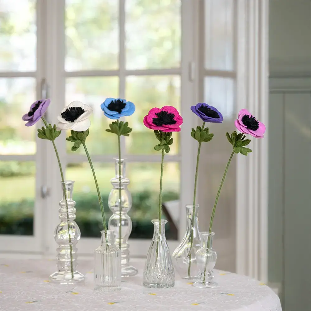 Sjaal met verhaal Sjaal met verhaal - bloem anemoon - fuchsia Sjaal met verhaal Sjaal met verhaal - bloem anemoon - fuchsia