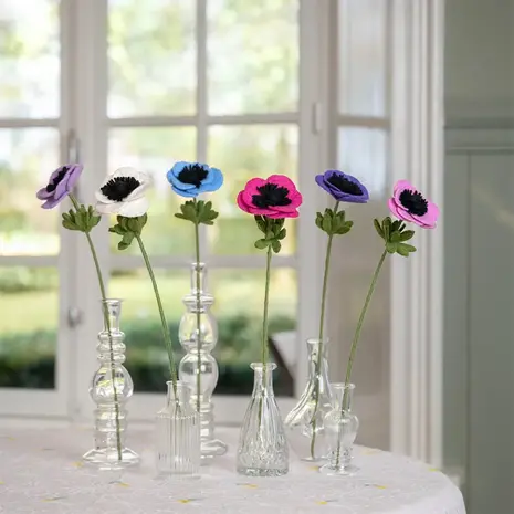 Sjaal met verhaal Sjaal met verhaal - bloem anemoon - fuchsia Sjaal met verhaal Sjaal met verhaal - bloem anemoon - fuchsia