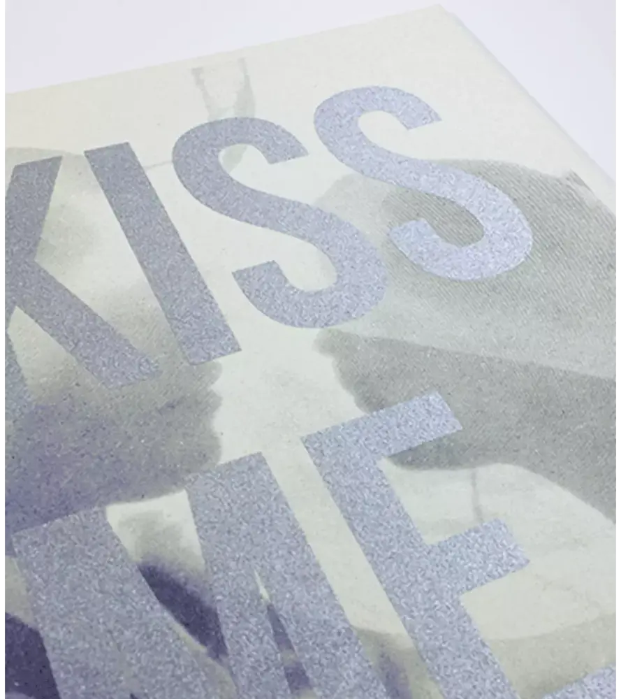 Carte Kencre Carte kencre - zeefdruk print L (A4) - kiss me Carte Kencre Carte kencre - zeefdruk print L (A4) - kiss me