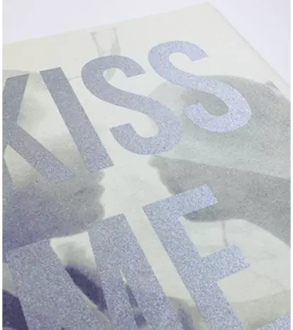 Carte Kencre Carte kencre - zeefdruk print L (A4) - kiss me Carte Kencre Carte kencre - zeefdruk print L (A4) - kiss me