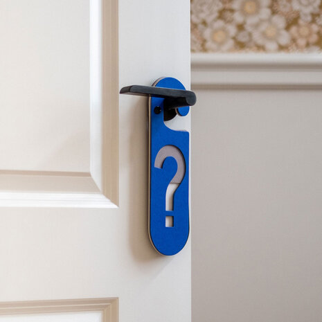 Puki wuki Puki wuki - deurhanger ?/! - zwart blauw Puki wuki Puki wuki - deurhanger ?/! - zwart blauw