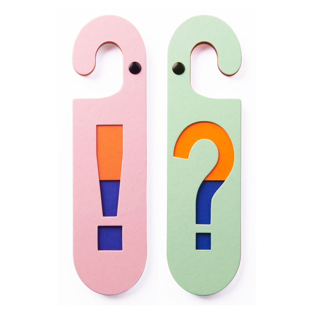Puki wuki Puki wuki - deurhanger ?/! - roze groen Puki wuki Puki wuki - deurhanger ?/! - roze groen