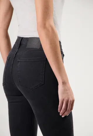 MUD Jeans Mud jeans - isy high flared - stone black MUD Jeans Mud jeans - isy high flared - stone black