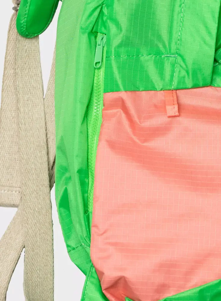 Susan Bijl Susan Bijl - the new foldable backpack large - greenscreen & coral Susan Bijl Susan Bijl - the new foldable backpack large - greenscreen & coral
