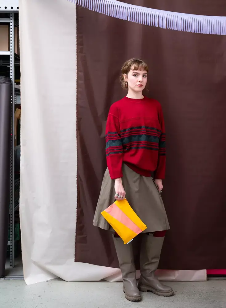 Susan Bijl Susan Bijl - the new pouch medium - cleese & coral Susan Bijl Susan Bijl - the new pouch medium - cleese & coral