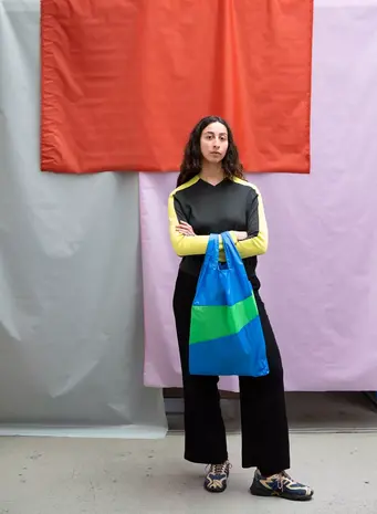 Susan Bijl Susan Bijl - the new shopping bag large - wave & greenscreen Susan Bijl Susan Bijl - the new shopping bag large - wave & greenscreen