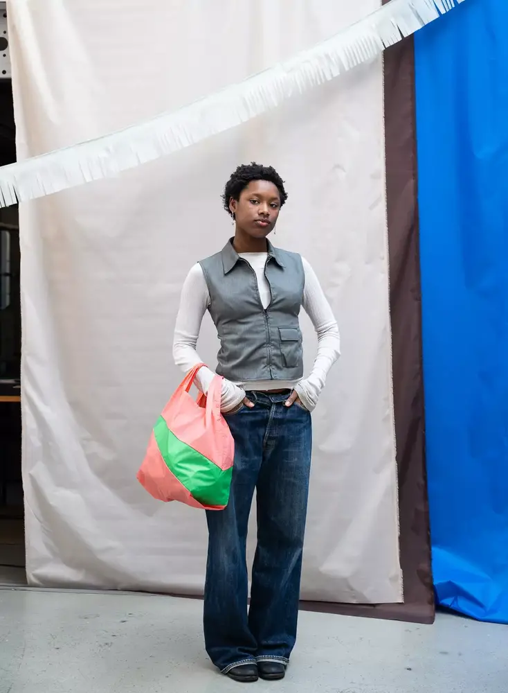 Susan Bijl Susan Bijl - the new shopping bag medium - coral & greenscreen Susan Bijl Susan Bijl - the new shopping bag medium - coral & greenscreen