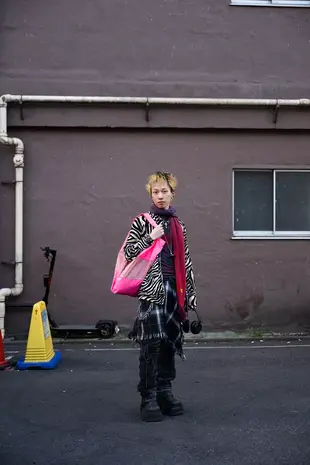 Susan Bijl Susan Bijl - the new shopping bag large - fluo pink & try