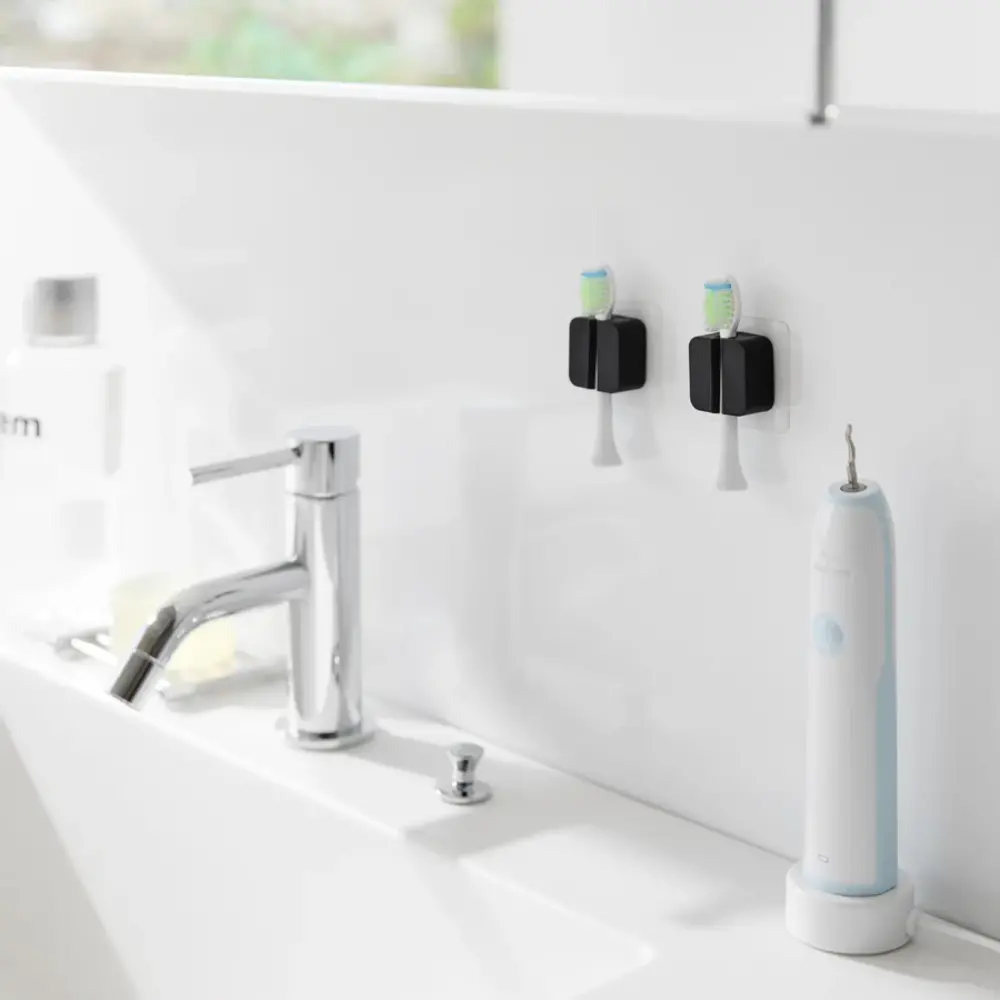 Yamazaki Yamazaki - zelfklevende haakjes (set van 2) - black Yamazaki Yamazaki - zelfklevende haakjes (set van 2) - black