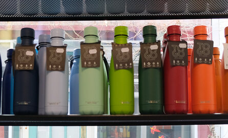 RVS drinkflessen en bekers