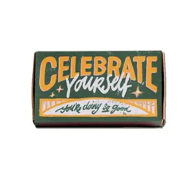 Kaarsje branden Kaarsje branden - cadeaudoosje - celebrate yourself (groen/oranje) Kaarsje branden Kaarsje branden - cadeaudoosje - celebrate yourself (groen/oranje)
