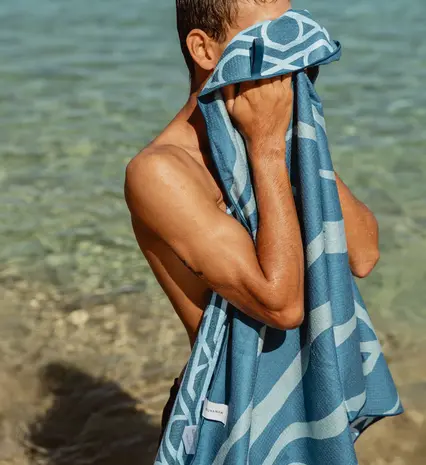 Buvanha Buvanha - reishanddoek (160 x 80 cm) - switzerland