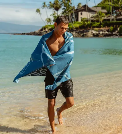 Buvanha Buvanha - reishanddoek (160 x 80 cm) - switzerland
