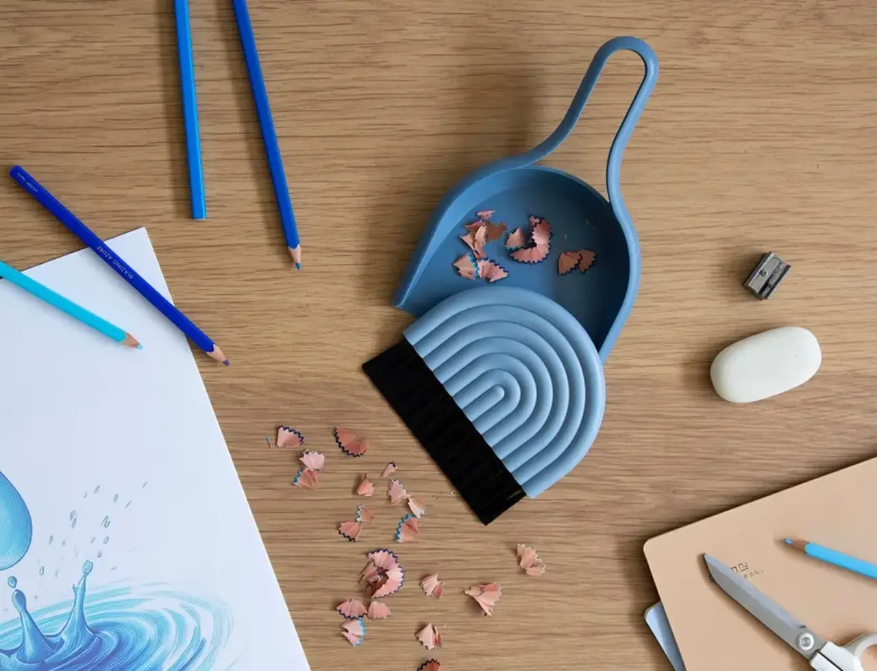 Peleg Peleg - stoffer en blik dustarch - blauw Peleg Peleg - stoffer en blik dustarch - blauw