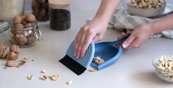 Peleg Peleg - stoffer en blik dustarch - blauw Peleg Peleg - stoffer en blik dustarch - blauw