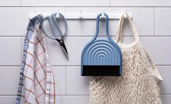 Peleg Peleg - stoffer en blik dustarch - blauw Peleg Peleg - stoffer en blik dustarch - blauw