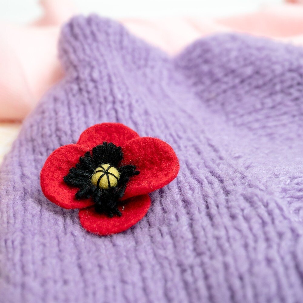 Sjaal met verhaal Sjaal met verhaal - broche - klaproos Sjaal met verhaal Sjaal met verhaal - broche - klaproos