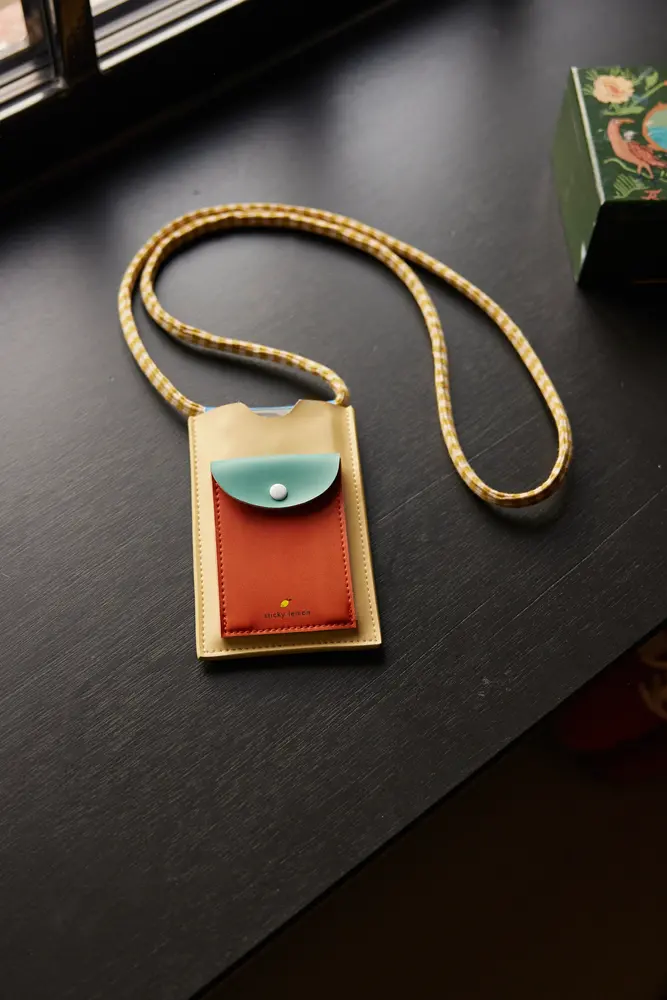 Sticky Lemon Sticky Lemon - phone pouch - sandy yellow Sticky Lemon Sticky Lemon - phone pouch - sandy yellow