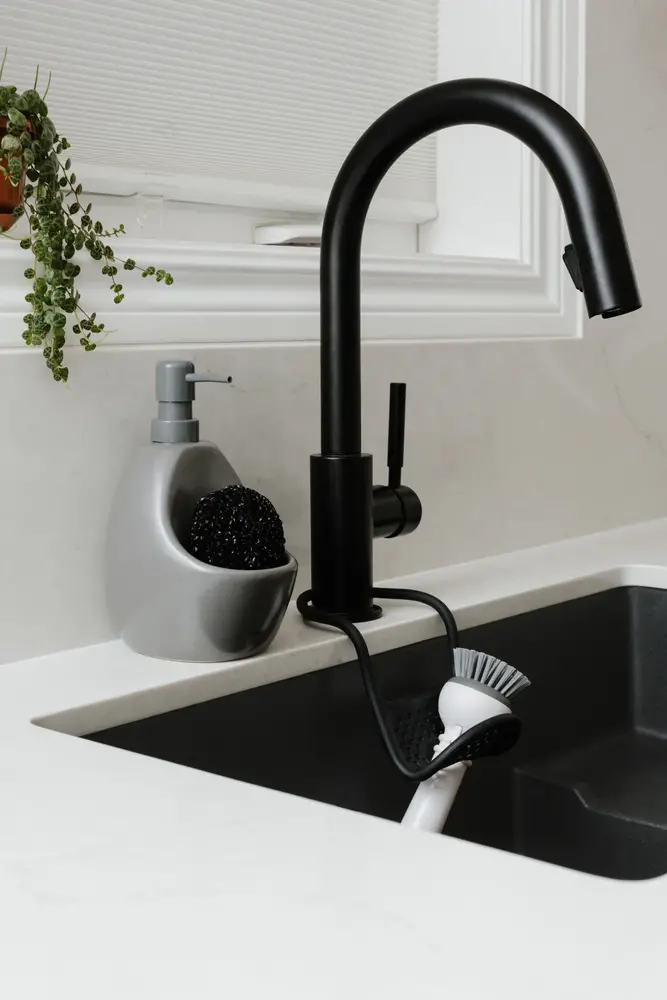 Umbra Umbra - joey zeeppompje met scrubby - charcoal Umbra Umbra - joey zeeppompje met scrubby - charcoal
