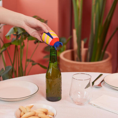 Balvi Balvi - flesopener magnetisch - the beetles red Balvi Balvi - flesopener magnetisch - the beetles red