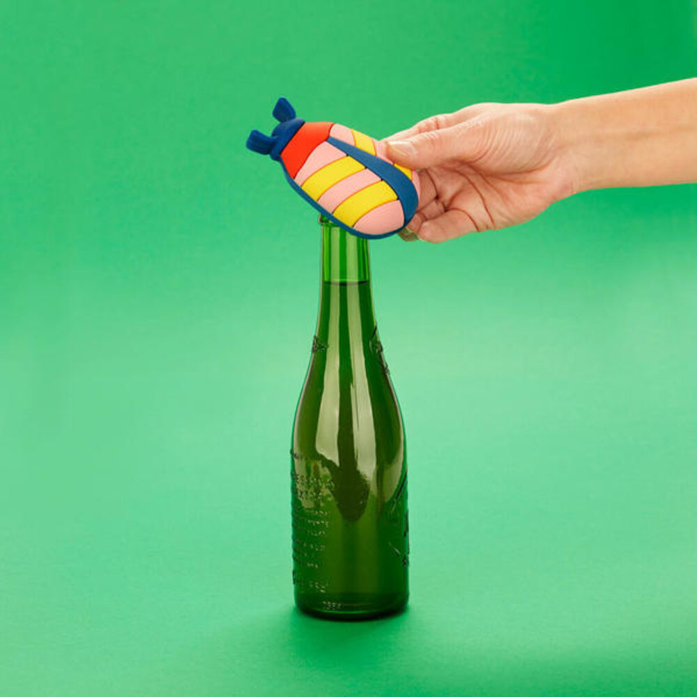 Balvi Balvi - flesopener magnetisch - the beetles red Balvi Balvi - flesopener magnetisch - the beetles red