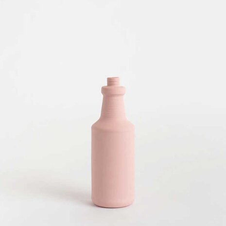 Foekje Fleur Foekje Fleur - porcelain bottle vase - #17 powder Foekje Fleur Foekje Fleur - porcelain bottle vase - #17 powder