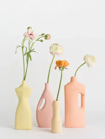 Foekje Fleur Foekje Fleur - porcelain bottle vase - #7 pink Foekje Fleur Foekje Fleur - porcelain bottle vase - #7 pink